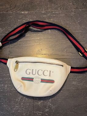 GUCCI White Pebble Grained Leather Sherry Line Bum Bag Waist Pouch Logo Print